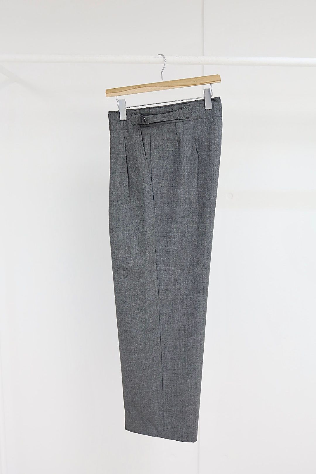 marka マーカ 26SS TWO TUCK MILITARY TROUSERS -RECYCLED POLYESTER NON-MULESED WOOL GABARDINE-(M26A06PT01C)GRAY☆新作発売！