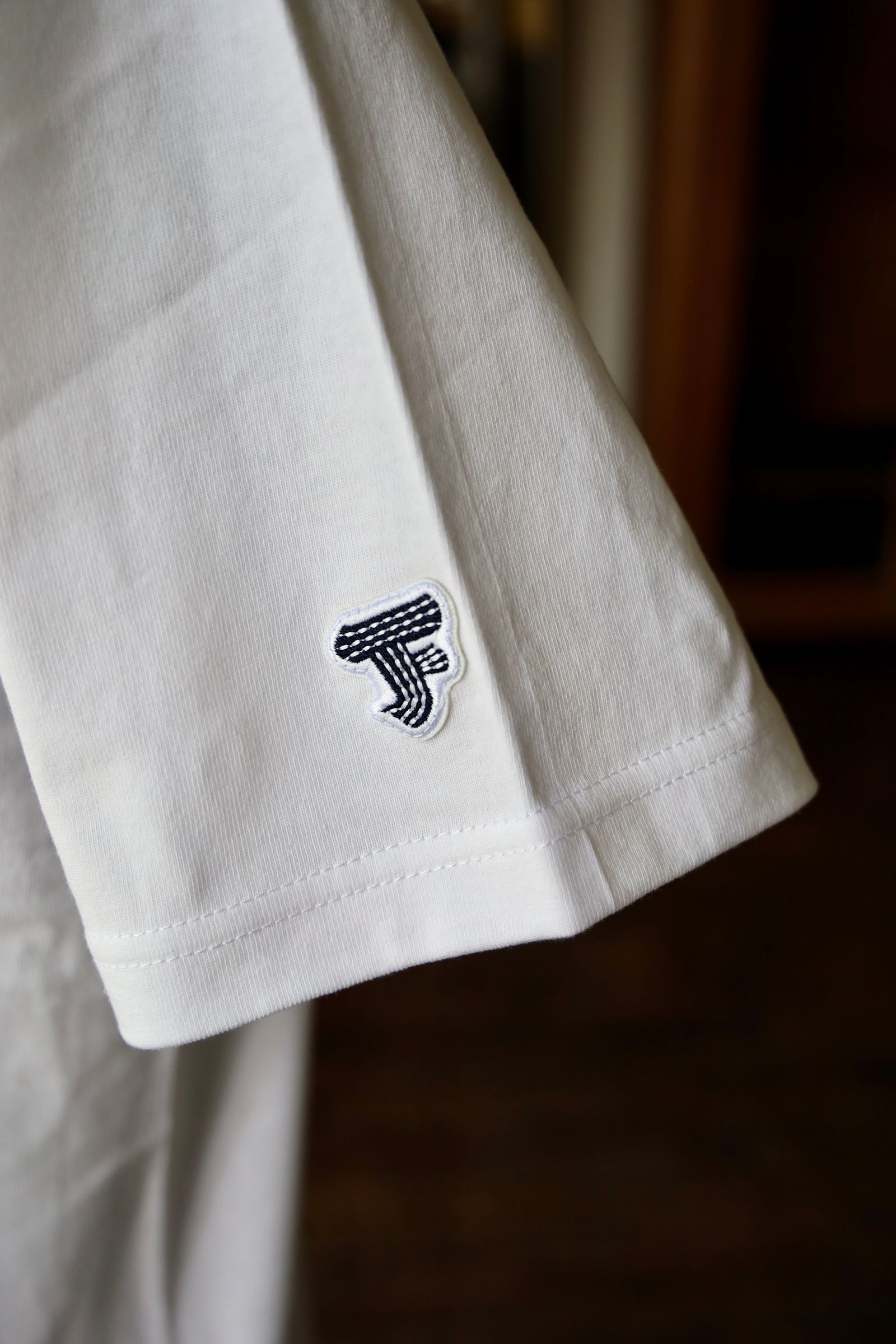 ファンダメンタル Tシャツ CIRCLE PATCH TEE(FA25/TE13)WHITE