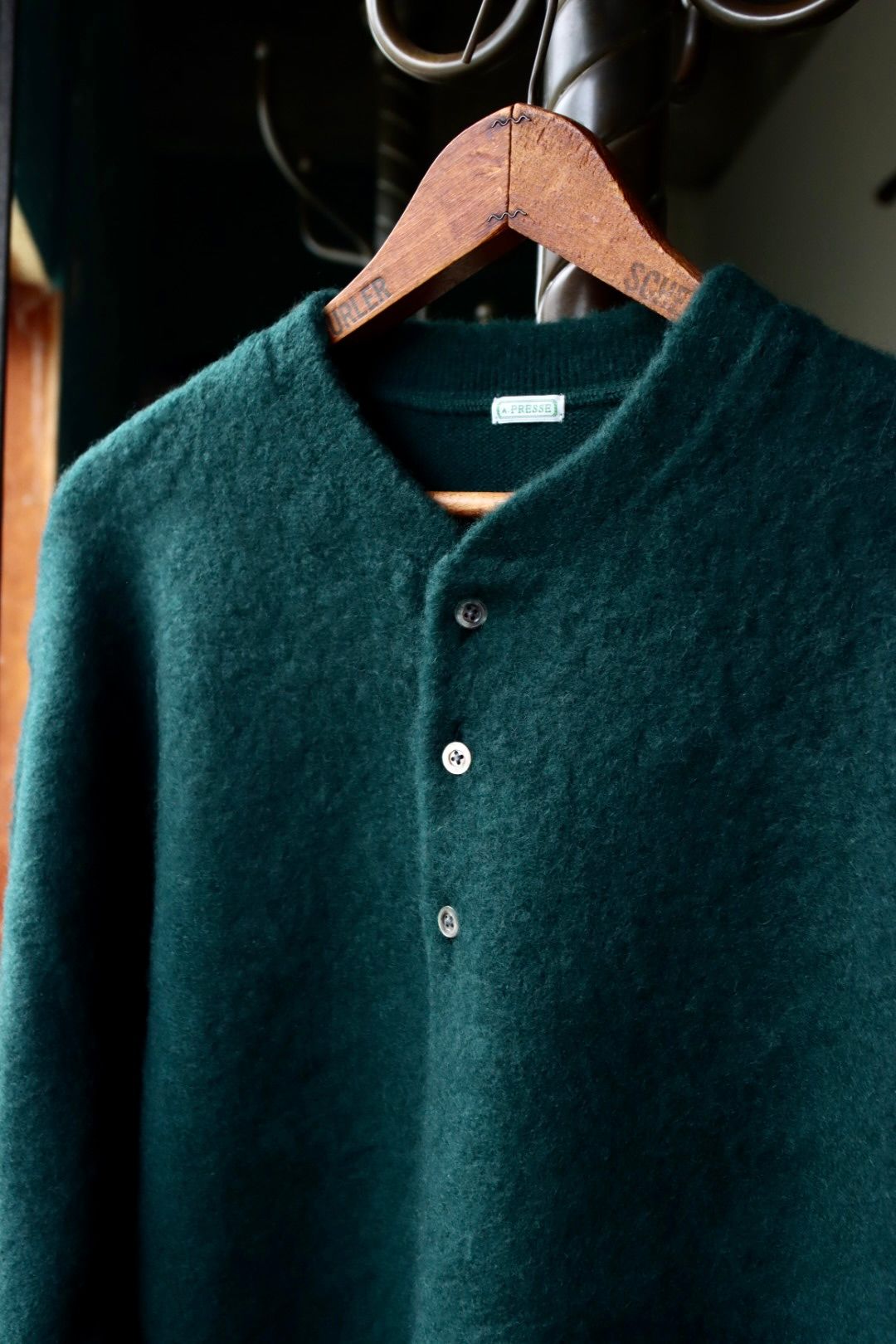 アプレッセ 2025 STYLE2 Cashmere Middle Gauge Henley Neck Sweater(25AAP-03-14)GREEN