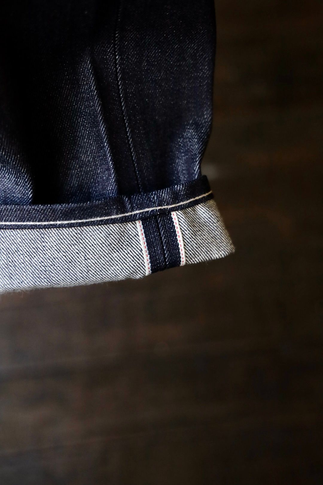 グラフペーパー25AW Selvage Denim Two Tuck Pants(GU253-40061RB)INDIGO_RIGID