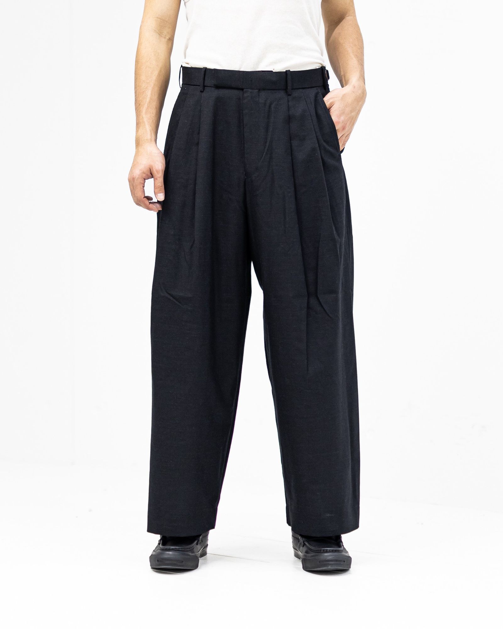 marka 26SS TWO TUCK BAGGY TROUSERS(M26A11PT02C)CHAMBRAY BLACK☆新作発売！