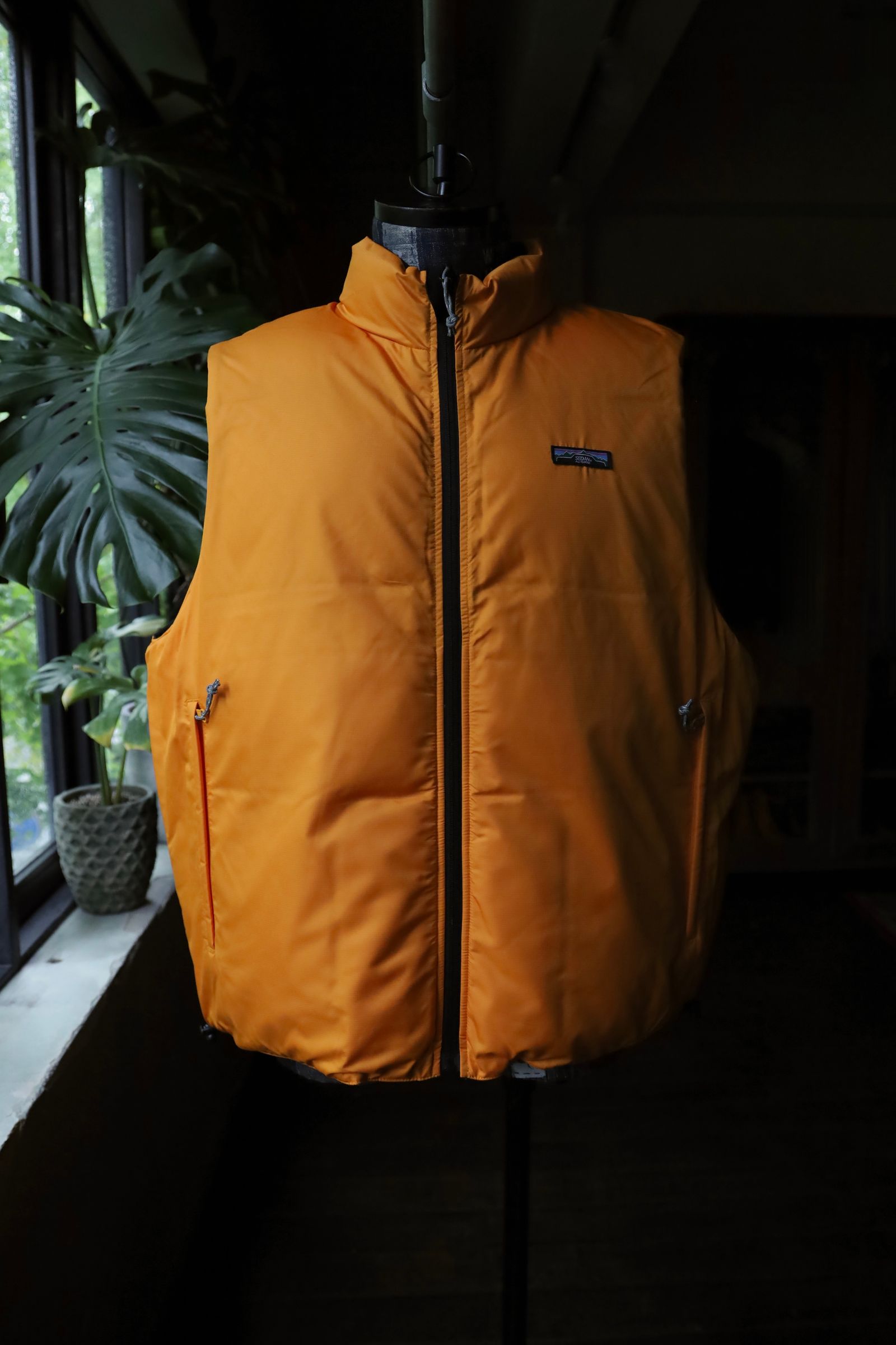 セダンオールパーパス FW24 Reversible Down Vest(SD24F-JK02) Black × Mango☆10月26日(土)発売！