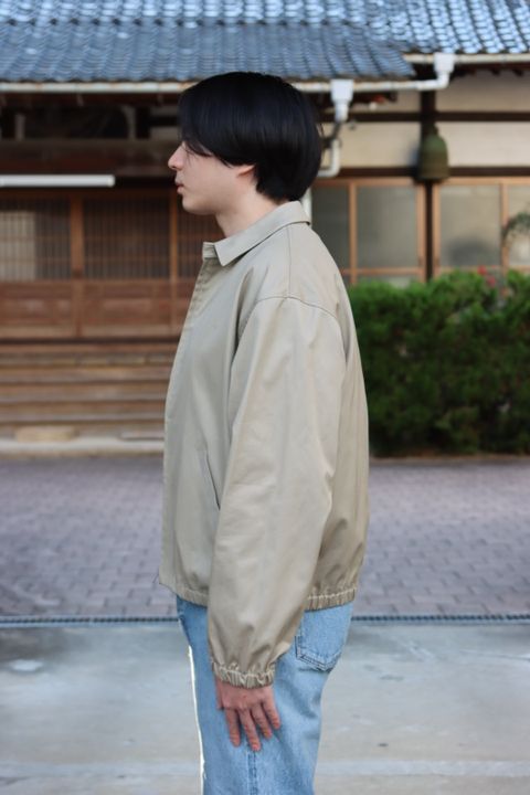 CIOTAスビンコットンギャバジンスウィングトップ"サンドベージュ"style.