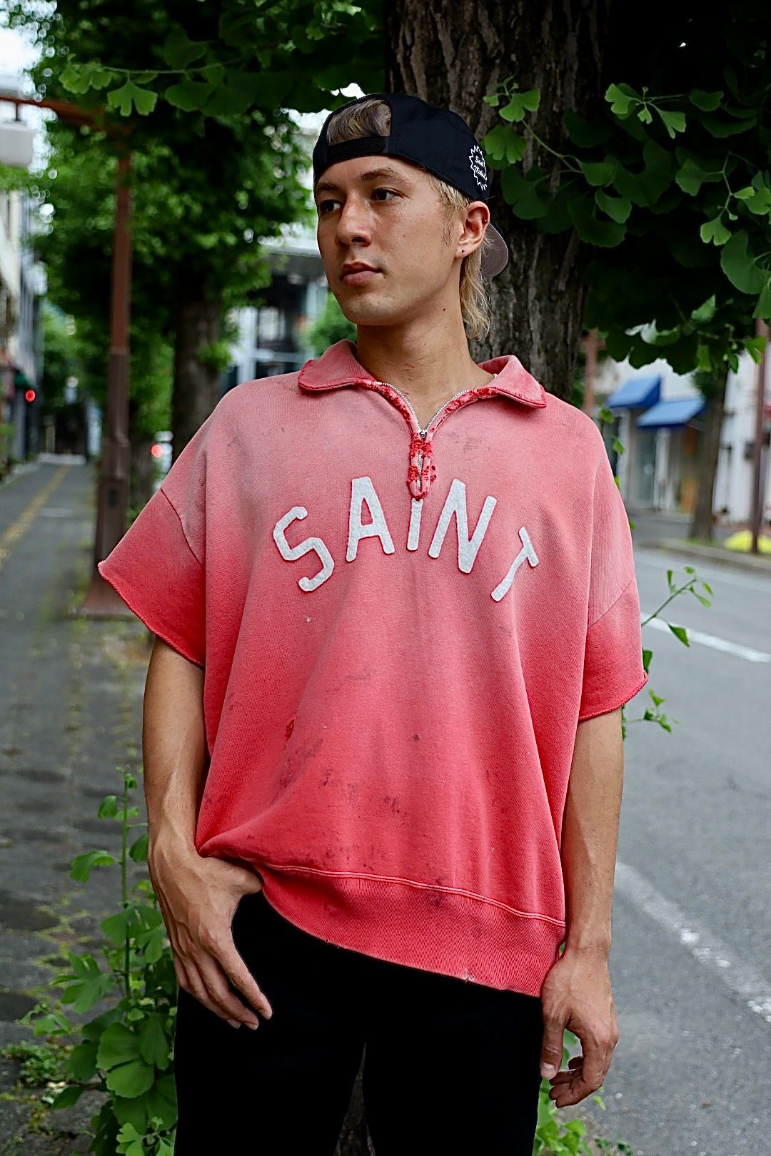 SAINT Mxxxxxx SAINT HALF ZIP SWEAT MARKスタイル