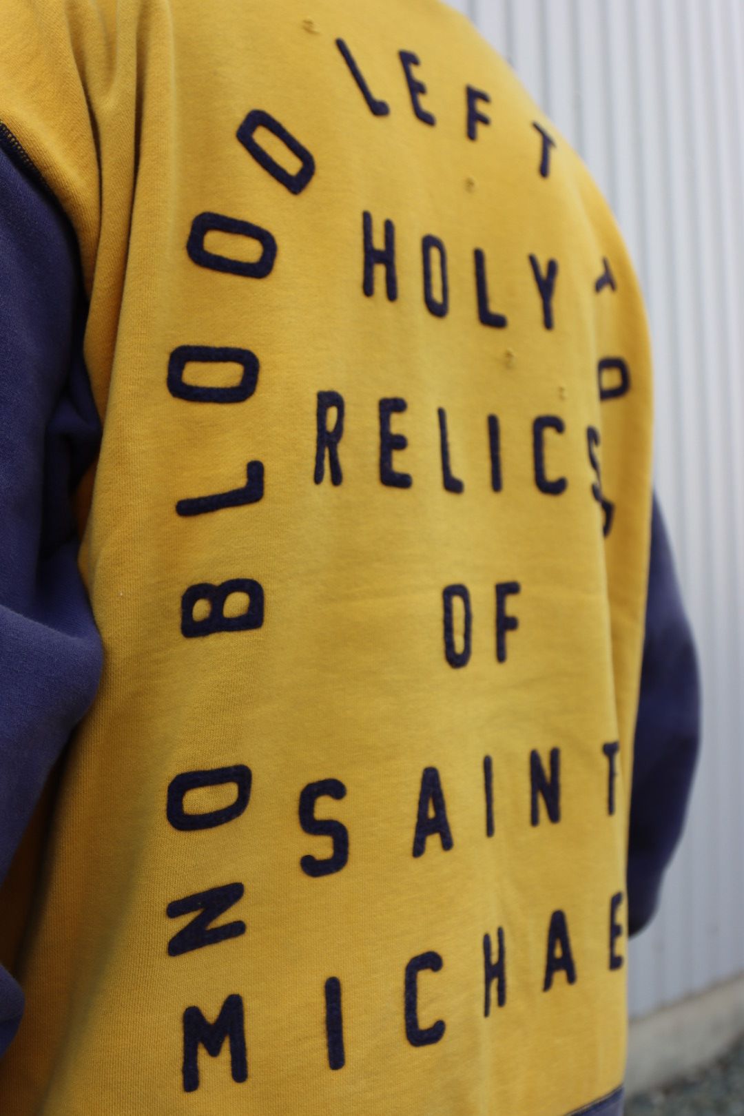 ©SAINT M×××××× フェルトフーディーYELLOW×NAVY style