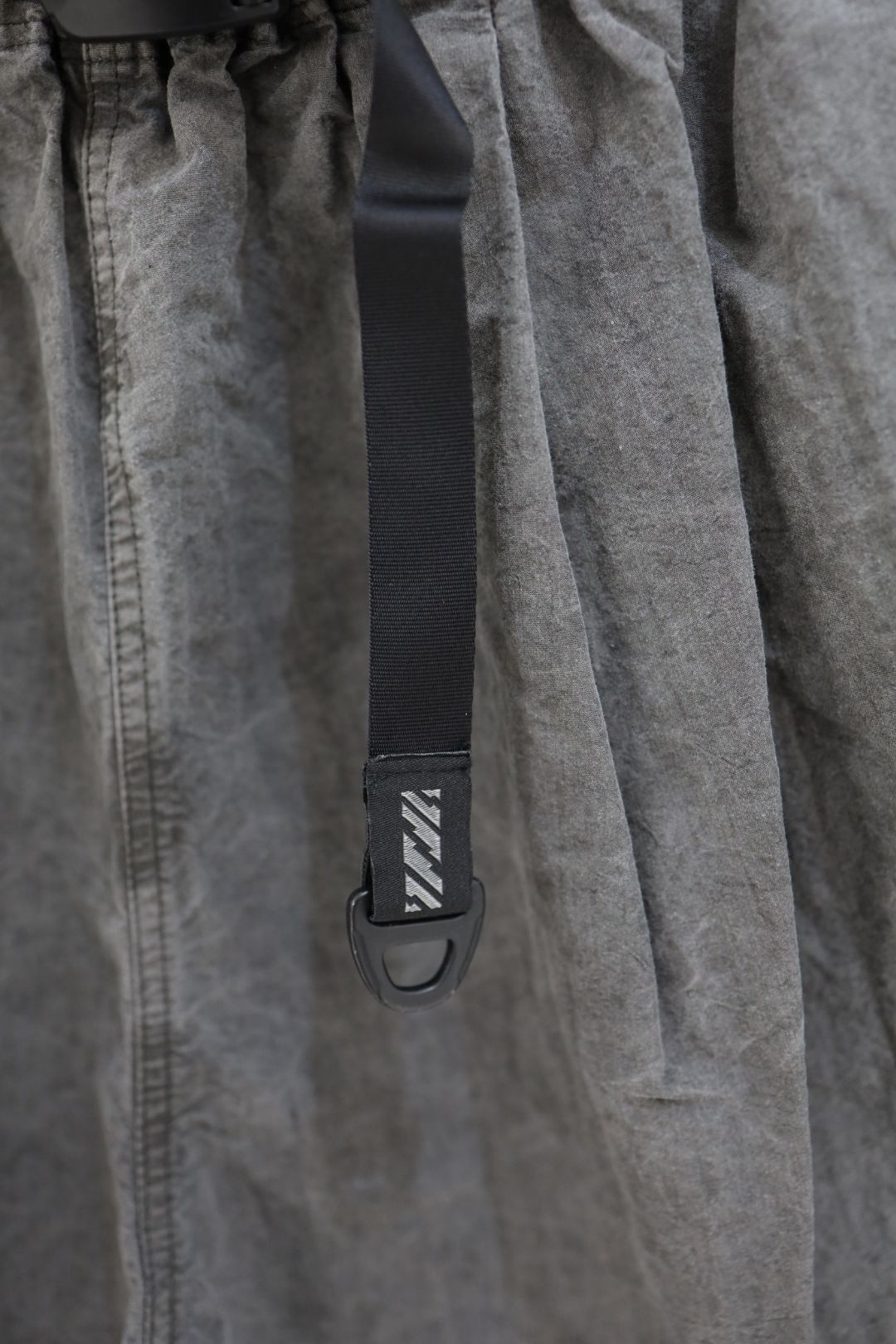 イズネス 26SS パンツPigment-Dyed Shorts(26SS_10_1007SSPT01-1W) BLACK ☆新作発売！