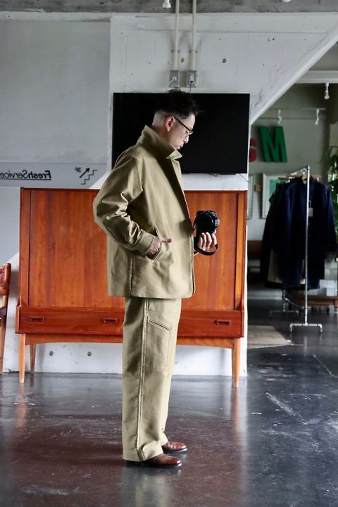 blurhms22FW Work Cardigan Jacket & Utility Back side Trousersスタイル.2022.8.14.
