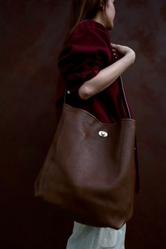エンダースキーマ バッグ twist shoulder large(zw-b-tsb)cognac