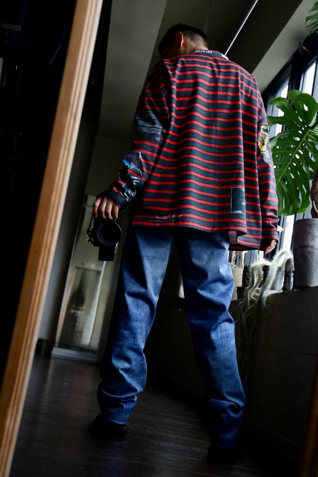 TALKING ABOUT THE ABSTRACTION 25SS "ROF"ART REPLICA MOCK NECKスタイル