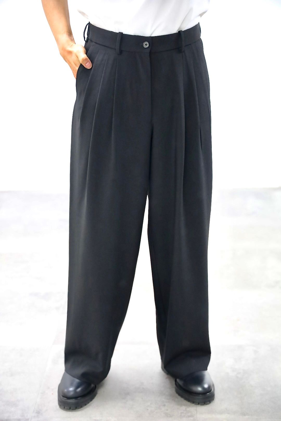 MARKAWARE 26SS TRIPLE PLEATED WIDE TROUSERS(A26A13PT02C)☆新作発売！