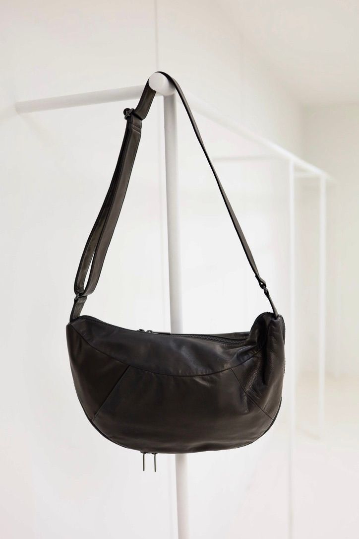 Yohji Yamamoto ハーフムーンショルダーバッグ(HK-I06-761)BLACK☆新作発売！