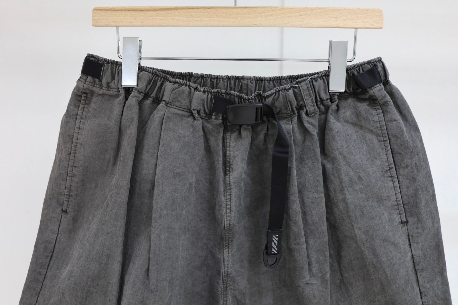 イズネス 26SS パンツPigment-Dyed Shorts(26SS_10_1007SSPT01-1W) BLACK ☆新作発売！