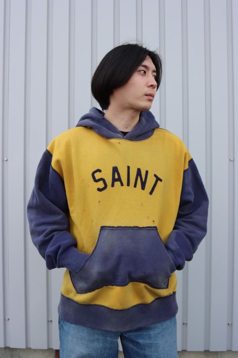 ©SAINT M×××××× フェルトフーディーYELLOW×NAVY style
