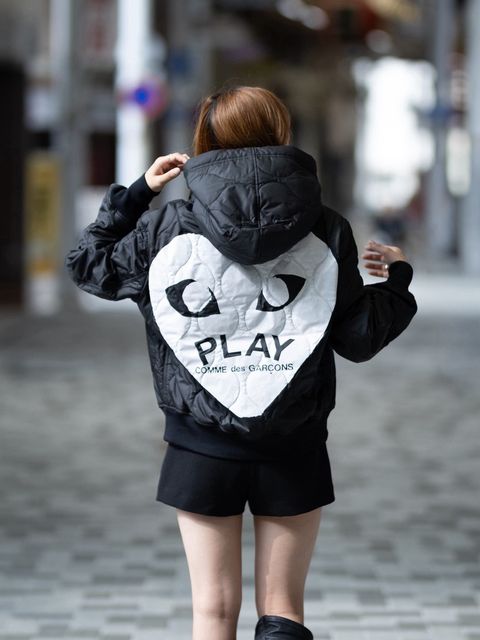 PLAY COMME des GARCONS 新作BLACKエンブレムキルティングフーディstyle.2026.8.22