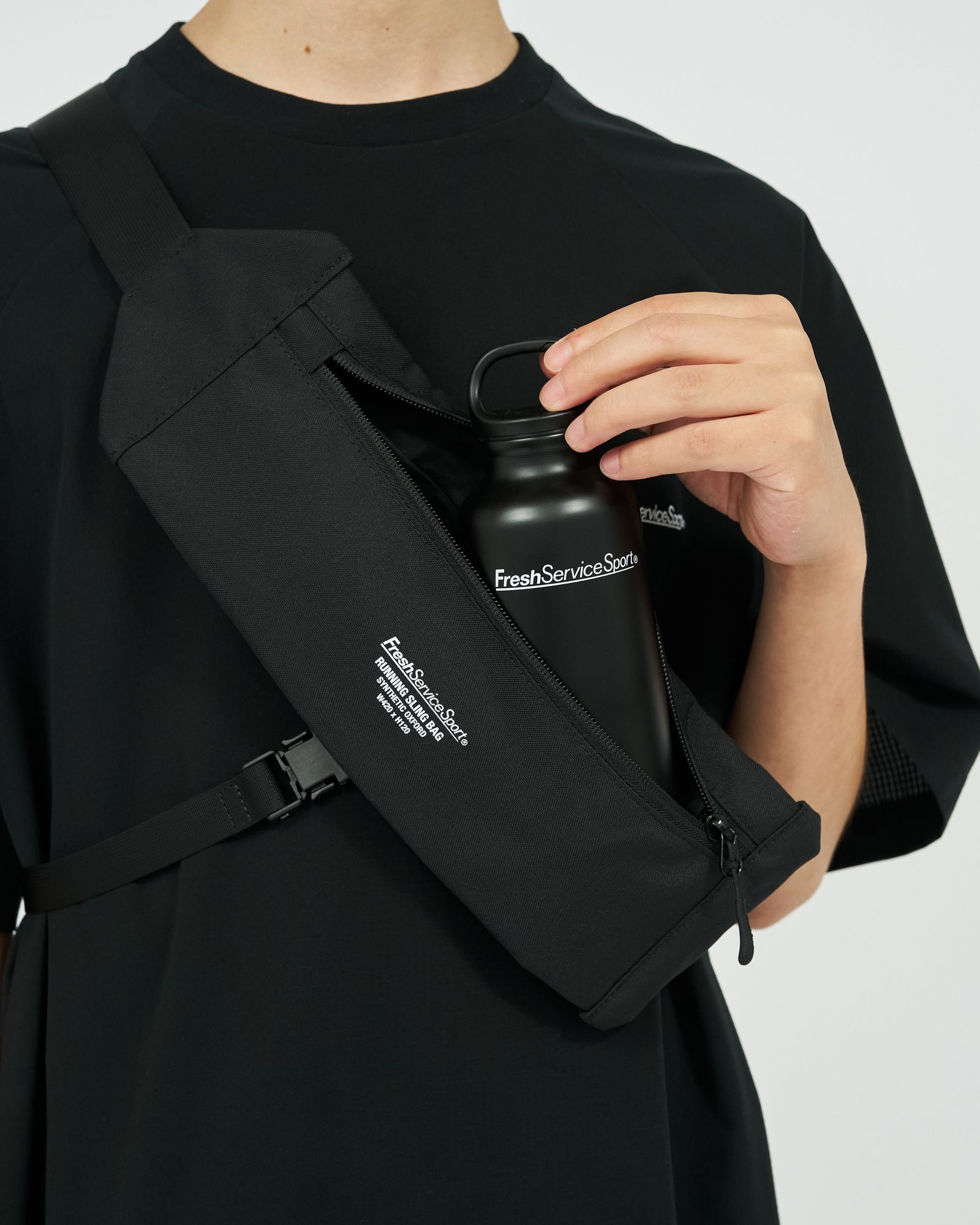 フレッシュサービス RUNNING SLING BAG(FSS263-90135)BLACK☆7月18日(土)新作発売！