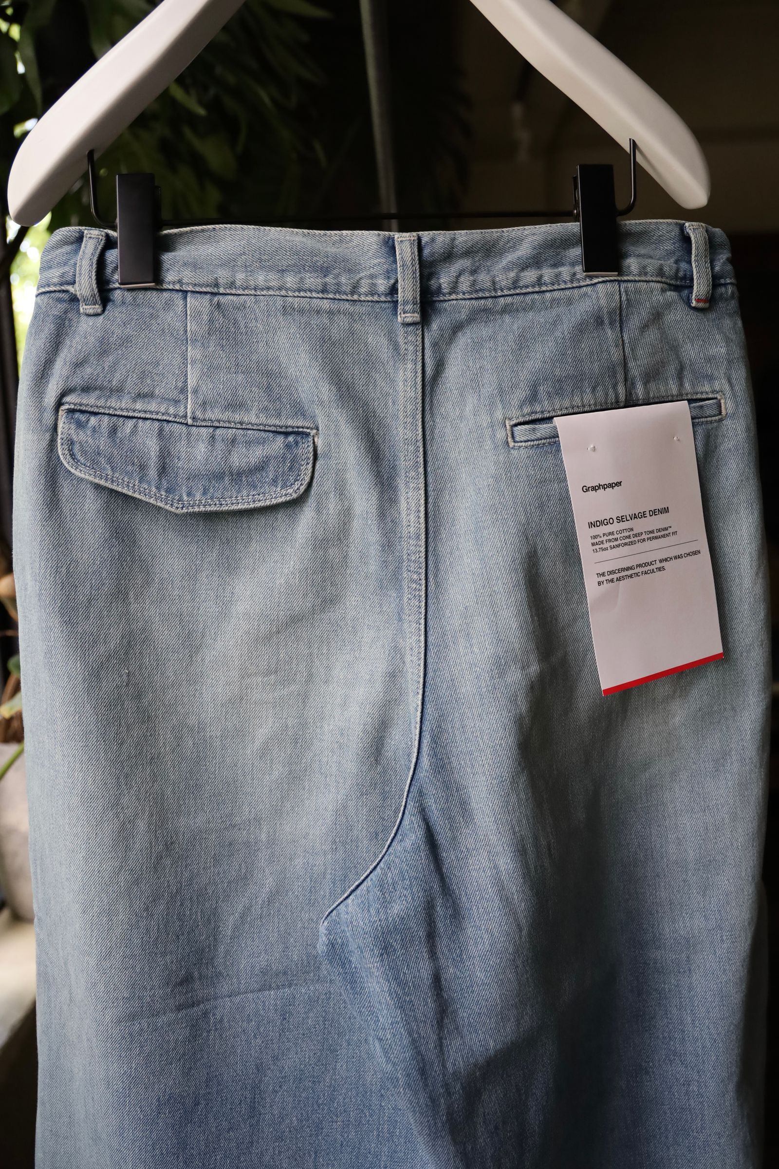 Graphpaper - グラフペーパー24AW Selvage Denim Two Tuck Tapered  Pants(GU243-40187LB)LIGHT FADE☆7月27日(土)発売！ | mark