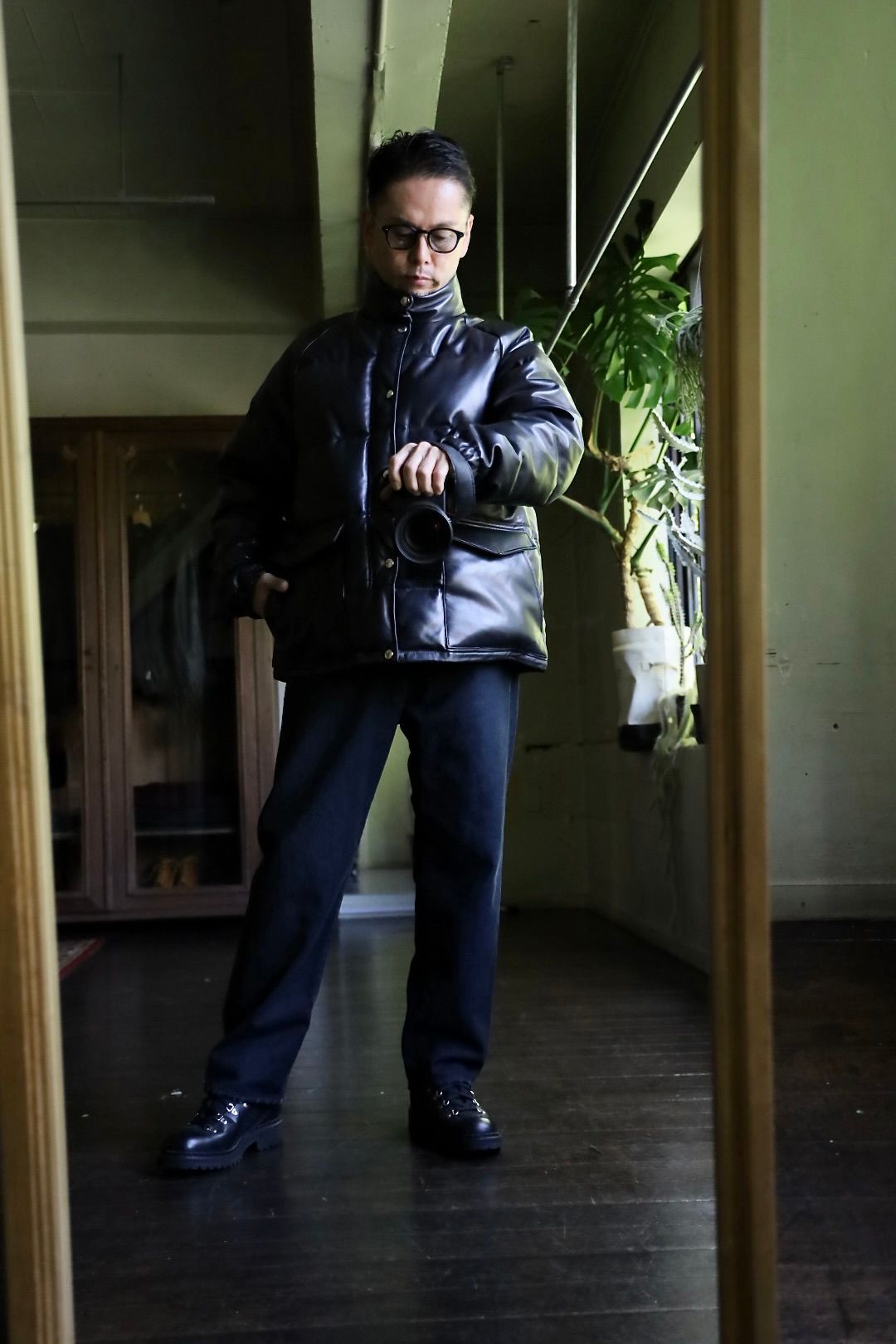 A.PRESSE Leather Down Jacketスタイル