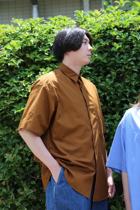 Graphpaper Broad Oversized S/S Regular Collar Shirt(GM212-50625B) style. 2021.05.30.