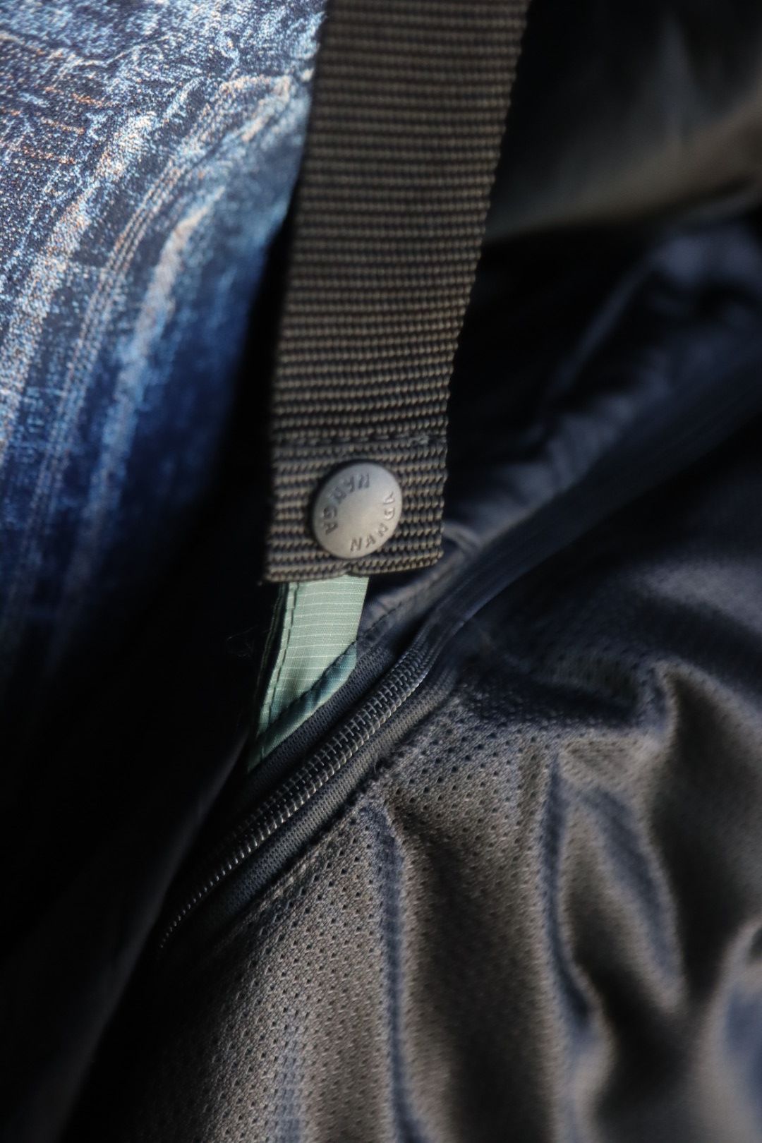 イズネス 23AW FUNCTIONAL DOWN JACKET is-ness×NANGA (1005AWDOWNJK01)GREEN