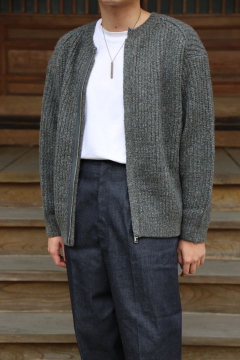 YOKE 20awより、3G BACK ZIP RIB CREW NECK BLUE GRAY style.2020.9.12.