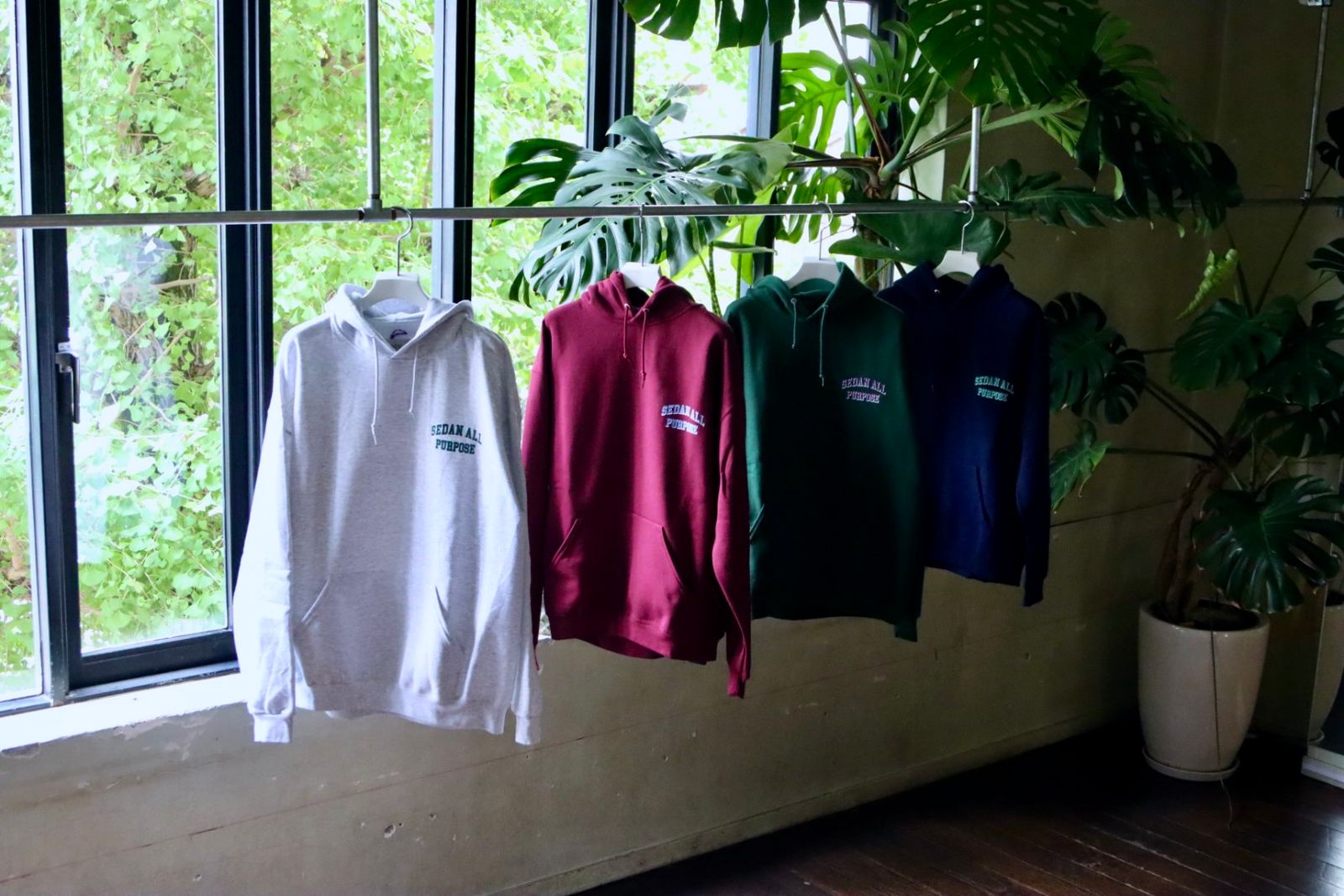 セダンオールパーパスFW23 COLLEGE LOGO HOODIE(SD23F-CT04)FOREST