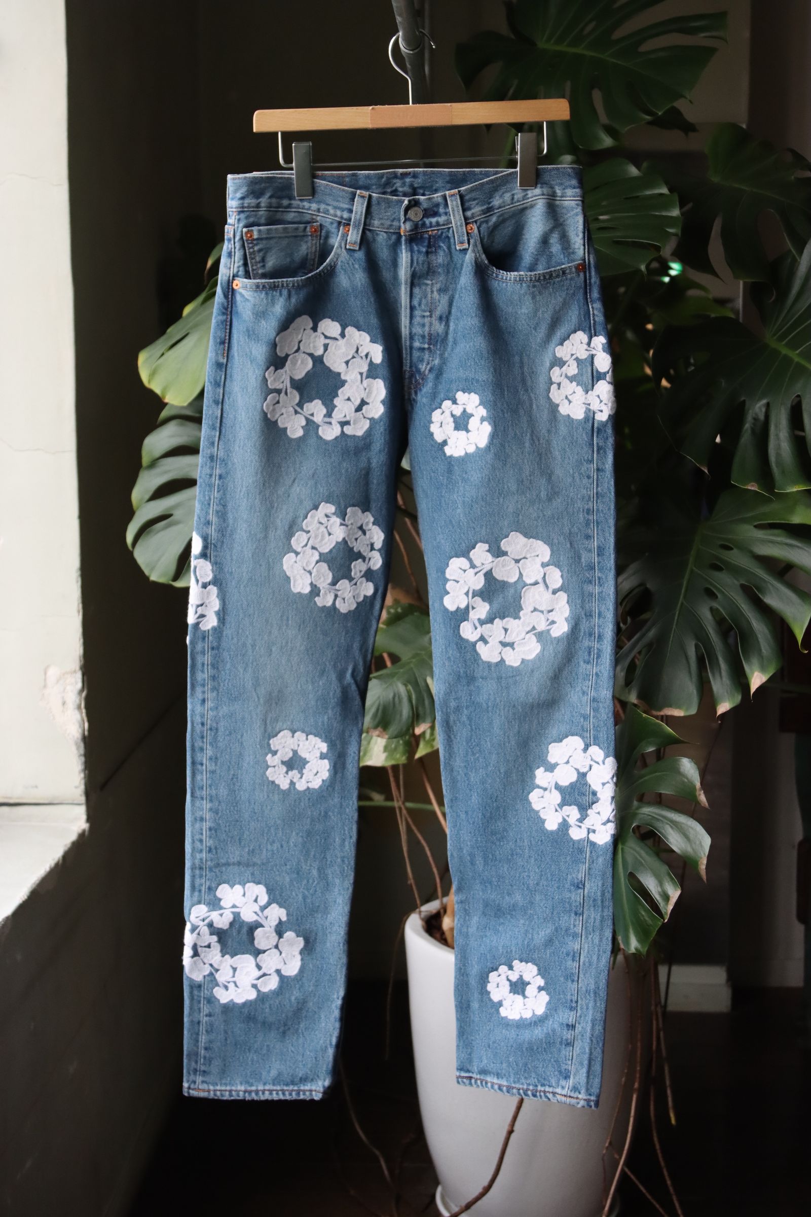 DENIM TEARS - デニムティアーズ 22SS LEVI'S 501コラボ COTTON WREATH  CHAINSTITCH(501-900-30) | mark