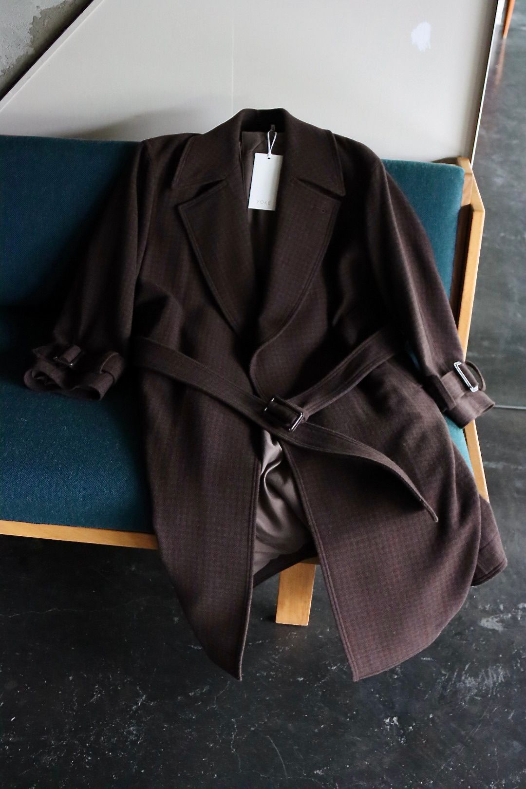 YOKE DOUBLE BREAST OVERCOAT"BROWN"style.2021.10.12.