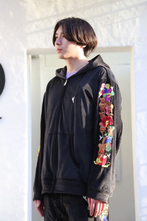 CHAOS EMBROIDERY COMFY HOODIE(21SS24BL118) style.2021.1.16.