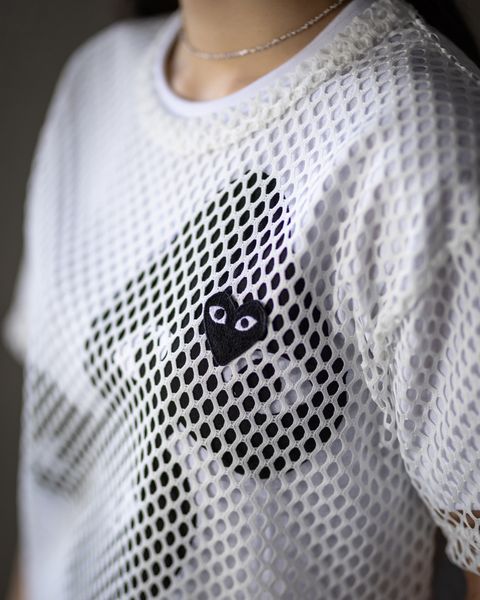 PLAY COMME des GARCONS  BLACKエンブレムメッシュTシャツ style.2025.12.13