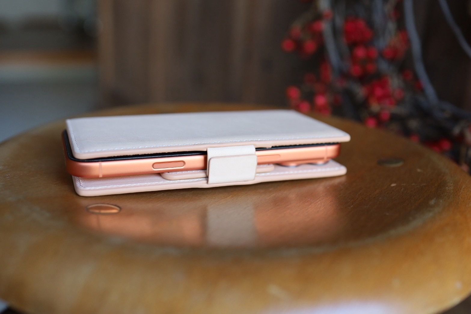 エンダースキーマ 26ws smart phone folio(yv-c-sfc)natural☆12月6日(土)発売！