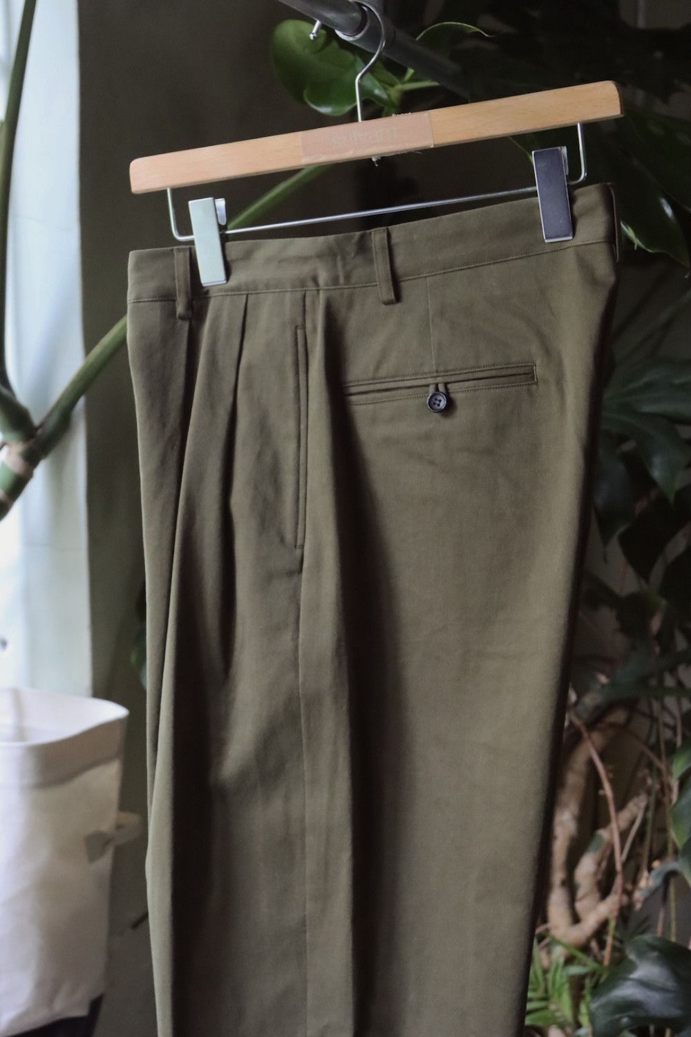 A.PRESSE - アプレッセ22FW Chino Trousers (22AAP-04-06H)OLIVE※8月11 