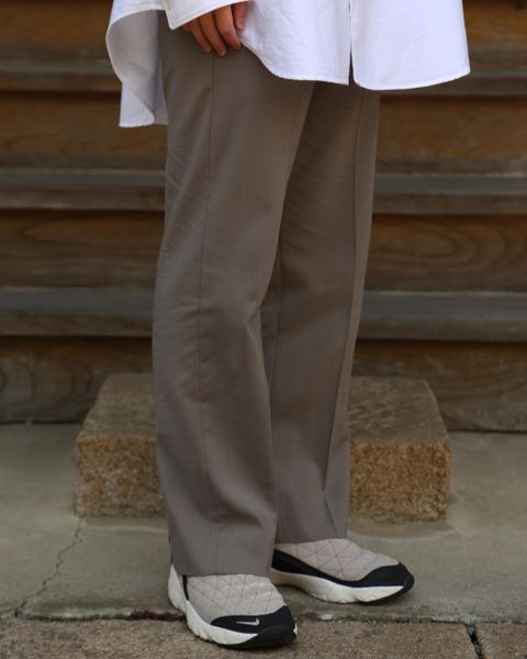 Graphpaper Oxford Oversized Band Collar Shirt(GM211-50137B) style. 2021.04.18.