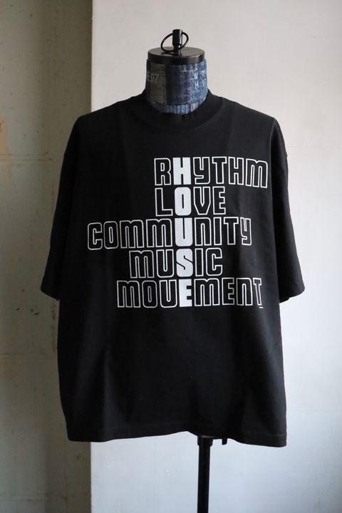 イズネスミュージック 25SS HOUSE RHYTHM T-SHIRT(IMP5_07_HOUSERHYTHMT01)BLACK