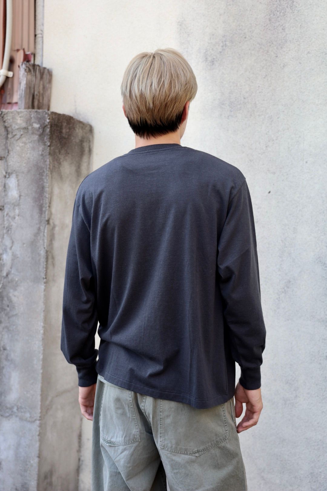 A.PRESSE Cashmere Blend L/S Henley Neck Shirt スタイル