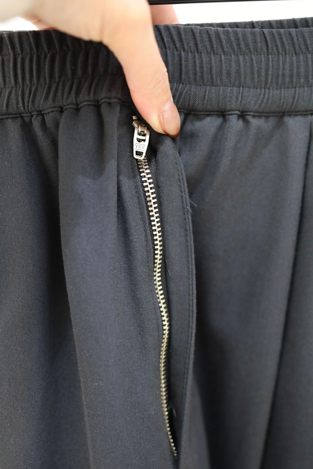 グラフペーパー 26SS Fulled Wool Twill Wide Easy Pants(GM261-40342)CHARCOAL☆2月7日(土)発売！