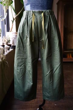 イズネス25SS バルーンイージーパンツ BALLOON EZ PANTS(28PT01T01-2)KHAKI