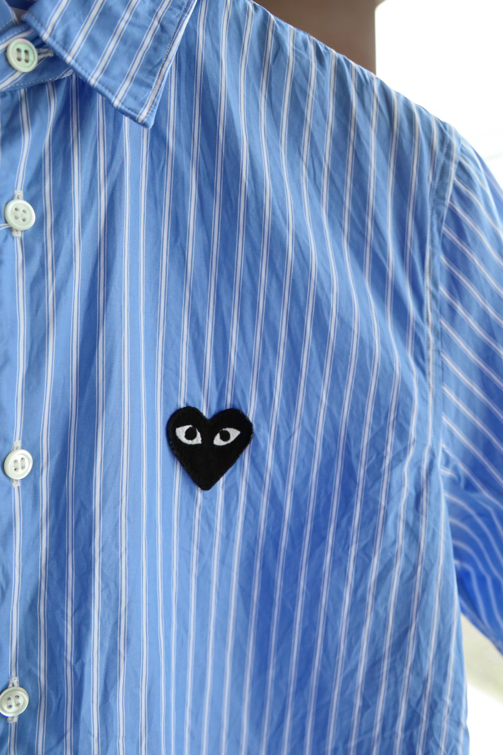 PLAYプレイコムデギャルソン MEN'S STRIPED S/S SHIRT BLACK HEART(STRIPED)(AX-B022-051)