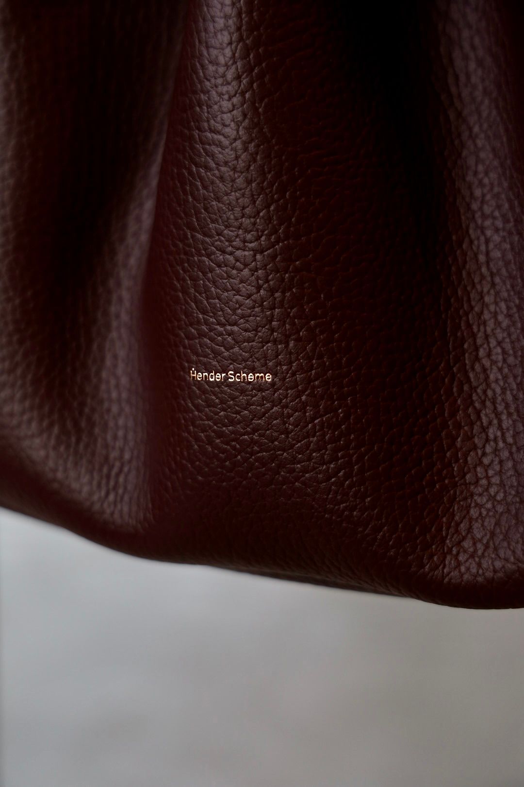 エンダースキーマ バッグbucket bag(yv-b-bkb)bordeaux