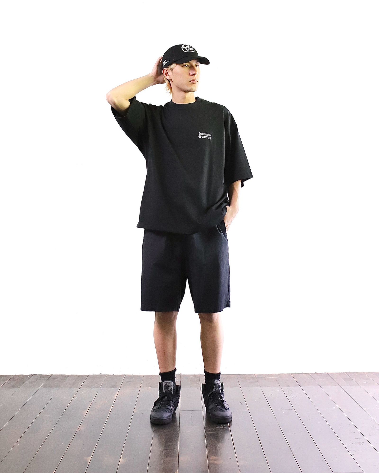 VIBTEX for FreshService 24SS  S/S CREW NECK TEE(BLACK) style 2024.5.17