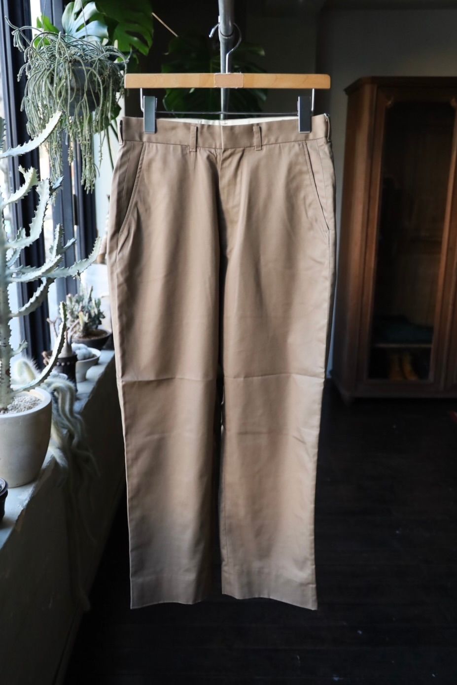 FOUNDOUR - ファウンダ 25SS TWILL PANT(015FD251015)BEIGE | mark