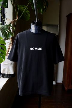 コムデギャルソンオム25AW ロゴプリントTシャツ(HP-T103-051)BLACK☆8月9日(土)新作発売！