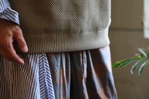 crepuscule モスステッチベスト"GRAYBEIGE"スタイル 2019.5.22.