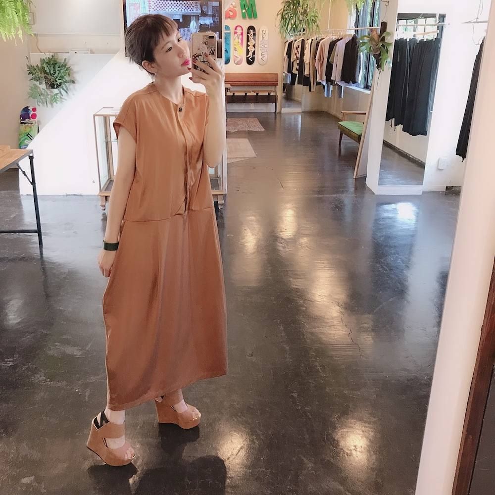 Dulcamara C/Nサテン フレンチスリーブワンピース"BROWN"スタイル2019.6.16.