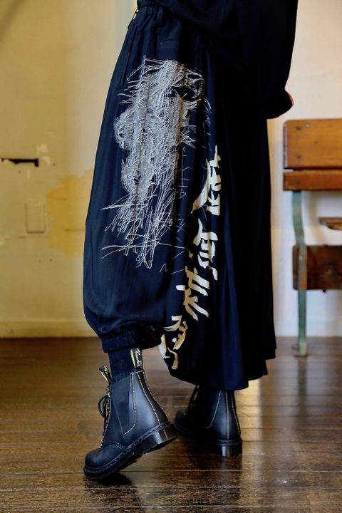 Yohji Yamamoto 丸首長袖カマキリ柄カットソースタイル.2019.7.25.