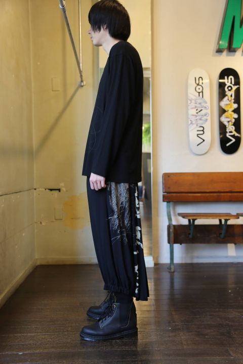 Yohji Yamamoto 丸首長袖カマキリ柄カットソースタイル.2019.7.25.