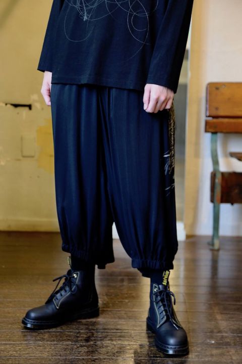 Yohji Yamamoto 丸首長袖カマキリ柄カットソースタイル.2019.7.25.