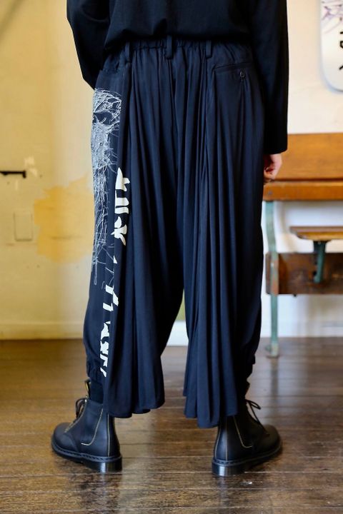 Yohji Yamamoto 丸首長袖カマキリ柄カットソースタイル.2019.7.25.