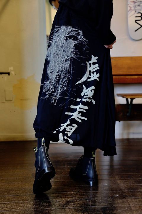 Yohji Yamamoto 丸首長袖カマキリ柄カットソースタイル.2019.7.25.