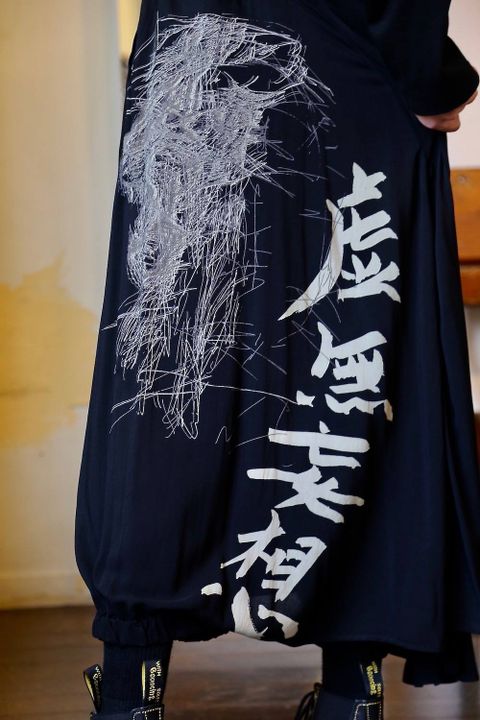 Yohji Yamamoto 丸首長袖カマキリ柄カットソースタイル.2019.7.25.