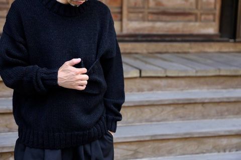 WELLDER Solid Color Low Gauge Hand Machine Knit"BLACK"スタイル.2019.9.13.